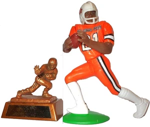 Starting Lineup Kenner 1998 BARRY SANDERS Heisman Trophy Oklahoma State vintage - Picture 1 of 3