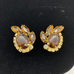 DeLizza and Elster amber & rhinestone clip on earrings VTG sparkle brown - Picture 1 of 5