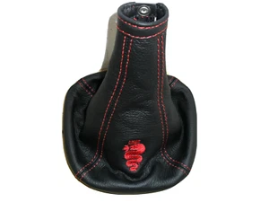 ALFA Romeo Mito CUFFIA leva CAMBIO manuale  in VERA PELLE NERA ricamo rosso - Zdjęcie 1 z 5