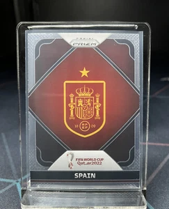 Logotipos de insignias de equipos de España 2022 Panini Prizm #25 Copa Mundial de la FIFA Qatar - Imagen 1 de 2