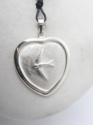 Rondine : Ciondolo con Cuore in Argento 925 - Pendente Uccello - Balestruccio - Immagine 1 di 4