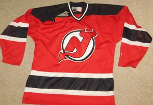 Vintage new with tags New Jersey Devils Hockey Pro Player Shirt Size Med - Picture 1 of 5