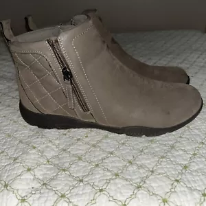 Easy Spirit Ankle Booties Size 7M Taupe Faux Suede Double Zip Quilted Sebraven3 - Picture 1 of 5