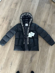 $1950 AUTH Moncler Men's Montcla Logo-Hood Puffer Jacket (SZ 4/L) - Picture 1 of 7