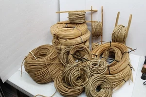 Großer Schilf & Binsenkorb Weberei Posten - Bild 1 von 9