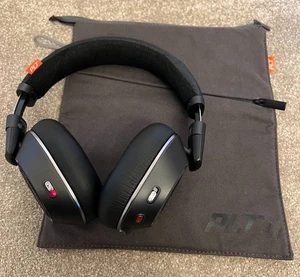 Poly Plantronics Voyager 8200 UC Auricolare Bluetooth Doppio Over Ear, Microfono NUOVO - Foto 1 di 10