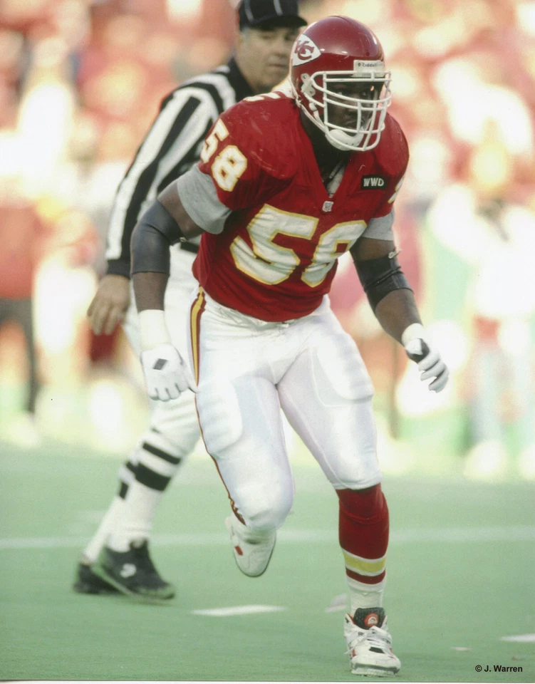 FOTO DE DERRICK THOMAS KANSAS CITY CHIEFS 8X10 #2 - Imagem 1 de 1