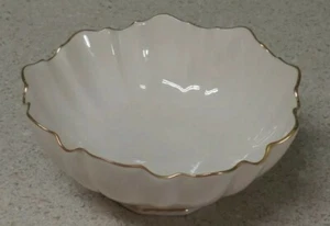 Lenox Nut Candy Bonbon Dish Symphony Giftware Gold Trim Sculptured Footed 6" Vtg - Picture 1 of 12