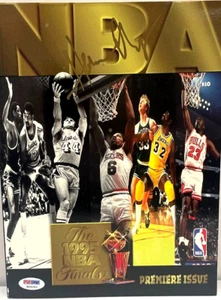 Hakeem Olajuwon Signed The 1995 NBA Finals Premiere Issue PSA/DNA HOF Rockets - Picture 1 of 3