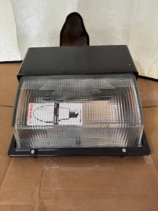 NEW LITHONIA LIGHTING TWH 150M TB LPI LIGHT FIXTURE 150W 120/277VAC - Picture 1 of 8