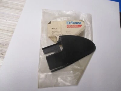 cap for roof rack,new,N.O.S.93 Jeep Grand Cherokee rt.side 55075544 - Image 1 of 2