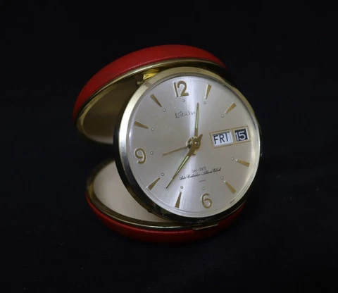 VINTAGE MINT MECHANICAL ALARM CLOCK WITH DATE, DAY & MONTH MADE IN JAPAN RID BOX Cover