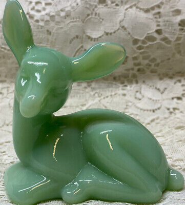 Jadeite Green Milk Glass Deer Fawn Forest Animal Paperweight Easter JADE / Bambi • 14.99€