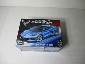 REVELL CORVETTE 2022 Stingray Z51 Coupe Modelo Kit NUEVO PRECINTADO PIEZAS NIVEL 4 - Imagen 1 de 12