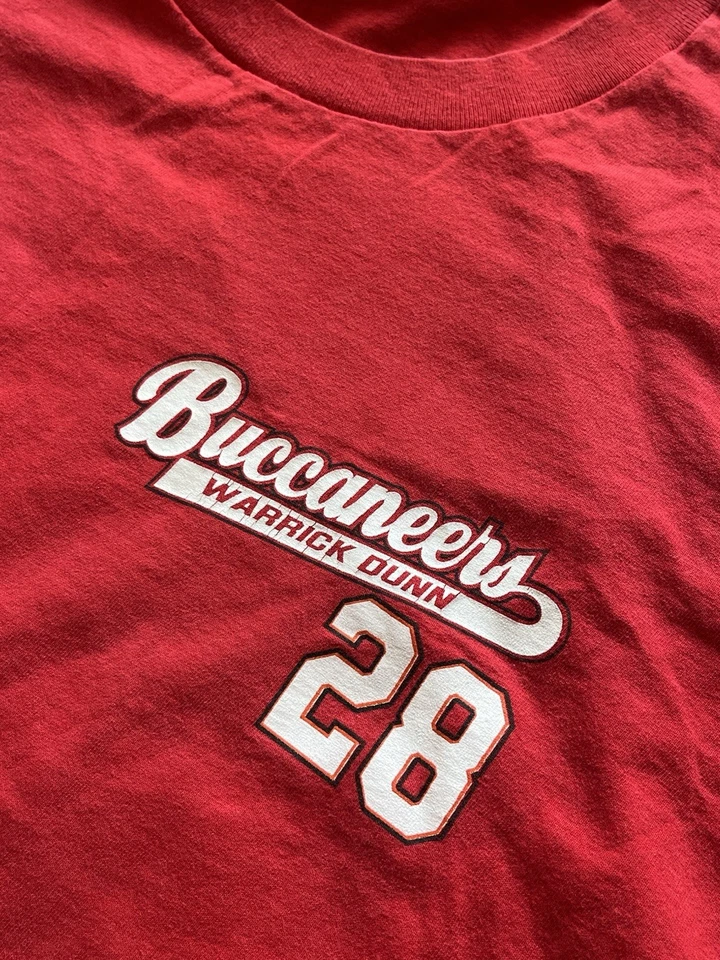 Camiseta roja Tampa Bay Buccaneers Warrick Dunn #28 Foto 1 de 4