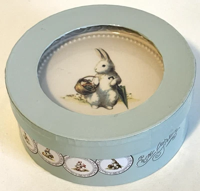 Juego de 4 platos mini aperitivos Grasslands Road saludos de Pascua conejito de 6" con caja Foto 1 de 4