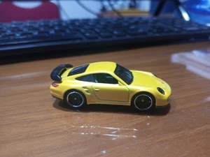 Hot Wheels sfuse Porsche 911 GT2 giallo 2012 Hot Wheels Walmart esclusivo - Foto 1 di 9