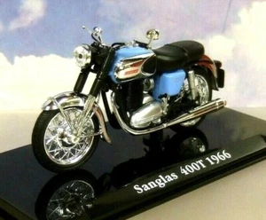 IXO/ATLAS 1/24 CLASSIC MOTORBIKES 1966 SANGLAS 400T SPANISH MOTORCYCLE IN BLUE - Picture 1 of 3