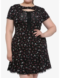 BNWT Hot Topic Plus Size 2 (18/20) High Neck Keyhole Dress Red Roses on Black - Picture 1 of 5