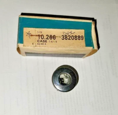 Nuevo de Lote Antiguo 1961-1962 Oldsmobile Starfire GM Consola Bloqueo Barril Estuche Bisel # 3820889 Foto 1 de 3