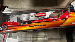 Hot Wheels Racing Rubbermaid Sharpie Team Transporters # 97 Kurt Busch