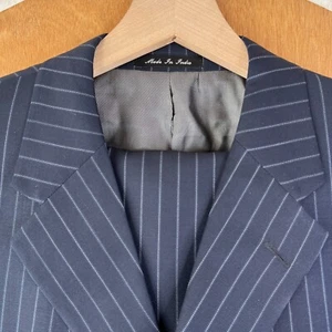Perry Ellis Suit Mens 42R Navy Blue Pinstripe 3 Button Wool Silk Blend 31x31 - Picture 1 of 21