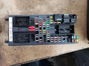 14 15 RANGE ROVER SPORT Cabin Fuse Box ID# DK6214F041AC - Picture 1 of 6