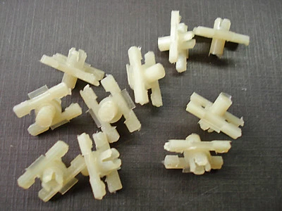 10 piezas NORS 1963 Rambler techo trasero lado moldura clips 4000186 Foto 1 de 4