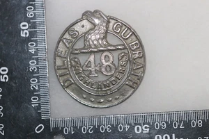 INSIGNIA GORRA METÁLICA EJÉRCITO CANADIENSE 48º REGIMIENTO HIGHLANDERS METAL BLANCO FUNDIDO - Imagen 1 de 2