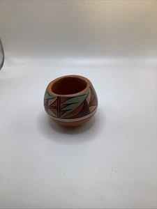 Kleiner handgefertigter Tontopf 3 Zoll  - Bild 1 von 4