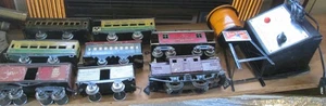 SET TRENI IVES, ANNI '20 CIRCA: MOTORE 3252, 558/552/551/528/607/53/64386 E ALTRO  - Foto 1 di 19