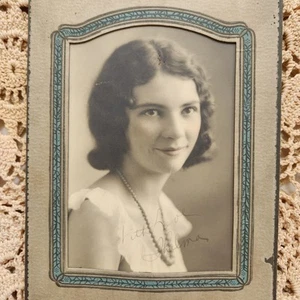 Foto antica anni 20 ritratto giovane donna perle bianco e nero vintage Denver - Foto 1 di 12