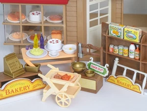 Repuestos de panadería Sylvanian Village, barandillas, pasteles, letrero, Calico Critters de colección - Imagen 1 de 16