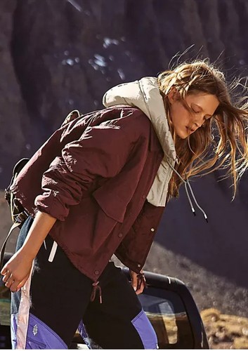 Free People Giacca Donna Off The Bleachers Coaches in Vino Taglia M Prezzo al pubblico consigliato $148