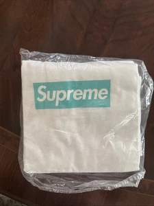 Sz L - Tiffany x Supreme Box Logo T-Shirt AUTHENTIC - Picture 1 of 2