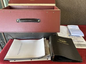 Estuche de vuelo de cuero de piloto Jeppesen vintage FC-104 y extras - Imagen 1 de 23