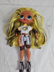 LOL Sorpresa OMG Rebel Grrl Muñeca de Moda 10" de Alto Falta Muñeca de Mano Solo - Imagen 1 de 6