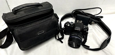 Cuerpo de cámara Olympus E-410 cuatro tercios DSLR con lente de 14-42 mm y accesorios Foto 1 de 4