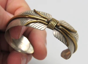 Vintage Navajo Sterling Silver Cuff Bracelet Leaf Wire Wrap SIGNED V - Picture 1 of 9