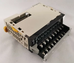 NEW CJ1W-OA201 / CJ1WOA201 Omron, Terminal Block - Picture 1 of 3