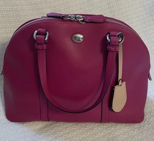 Bolso de mano COACH CORA Peyton de cuero abovedado con bayas - BONITO - Imagen 1 de 11