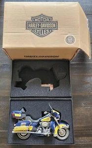 Ertl 1/12 Harley Davidson FLHTCU Ultra Classic Electra Glide U Of Michigan - Picture 1 of 4