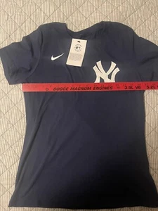 Women’s Nike NEW YORK YANKEES Tee Short Sleeve T-Shirt Navy SZ Small A - Picture 1 of 7