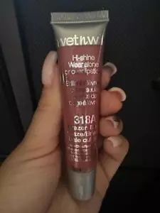 Wet n Wild Glassy Gloss Lip Gel - Brazen Berry 318A - Picture 1 of 3