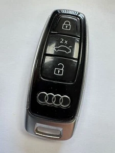 LLAVERO INTELIGENTE ORIGINAL AUDI 3 BOTONES REMOTO PROBADO Y FUNCIONANDO 4N0959754EG - Imagen 1 de 4