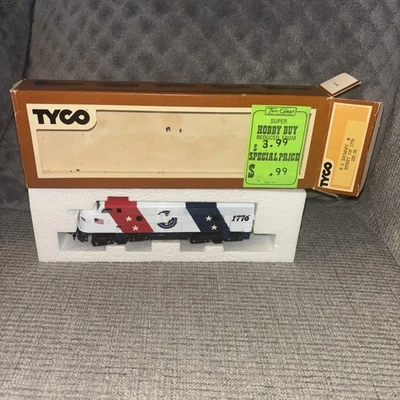 Locomotora conmemorativa escala HO TYCO F 9 ESPÍRITU de 1776 sin motor/maniquí Foto 1 de 4