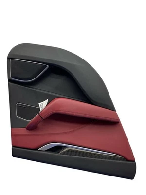 Maserati Levante M161 2017 panel de moldura de puerta interior lateral izquierdo trasero | rojo *indentaciones* Foto 1 de 4