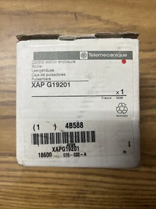 TELEMECANIQUE PUSHBUTTON CONTROL STATION ENCLOSURE XAP G19201 - Picture 1 of 2