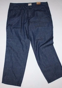 GH Bass NWT Women's 8 14 100% Cotton Chambray Denim Blue Capri Pants - Picture 1 of 3