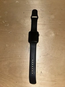 Apple Watch Series 2 42 mm gris sidéral GPS - Photo 1 sur 6
